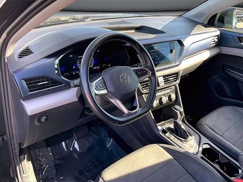 Used 2024 Volkswagen Taos SE image 17