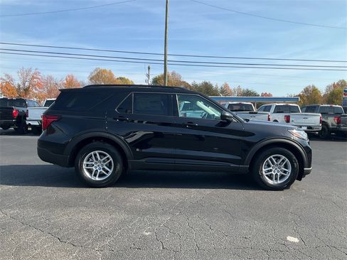 New 2026 Ford Explorer Active w/ Active Comfort Package image 4