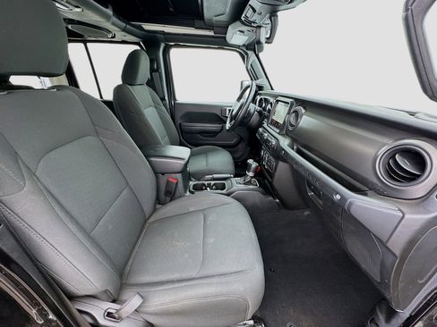 Used 2023 Jeep Wrangler Unlimited w/ Sun & Screen Package image 21