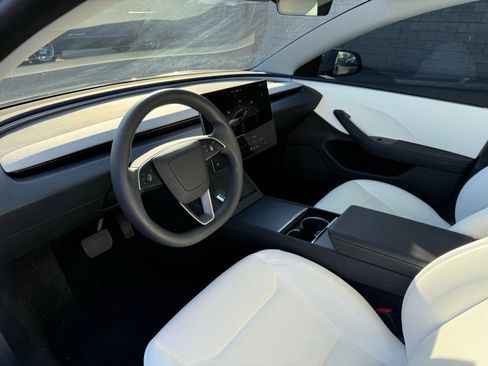 Used 2025 Tesla Model 3 Long Range image 14