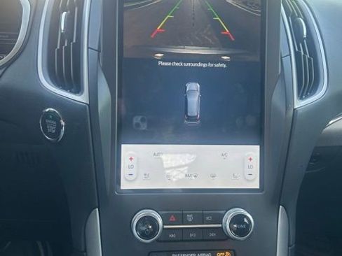 Used 2021 Ford Edge SEL w/ Convenience Package image 9