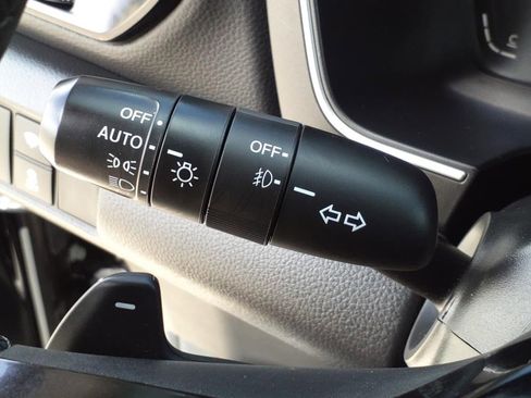 Used 2025 Honda Pilot Elite image 25