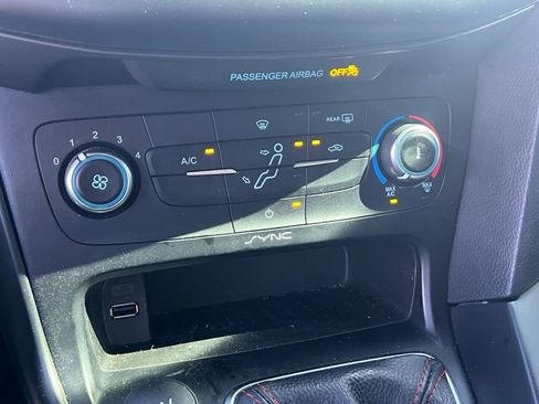 Used 2018 Ford Focus ST image 33