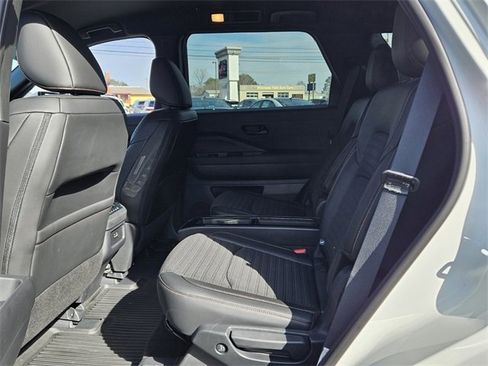 Used 2025 Nissan Pathfinder Rock Creek image 6