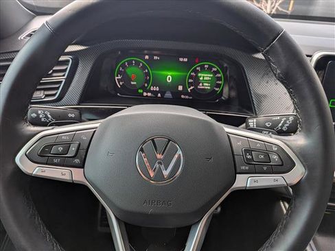 Certified 2024 Volkswagen Atlas Cross Sport SEL R-Line image 34