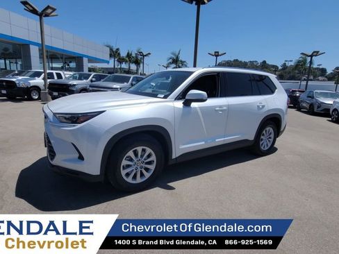 Used 2026 Toyota Grand Highlander FWD image 4