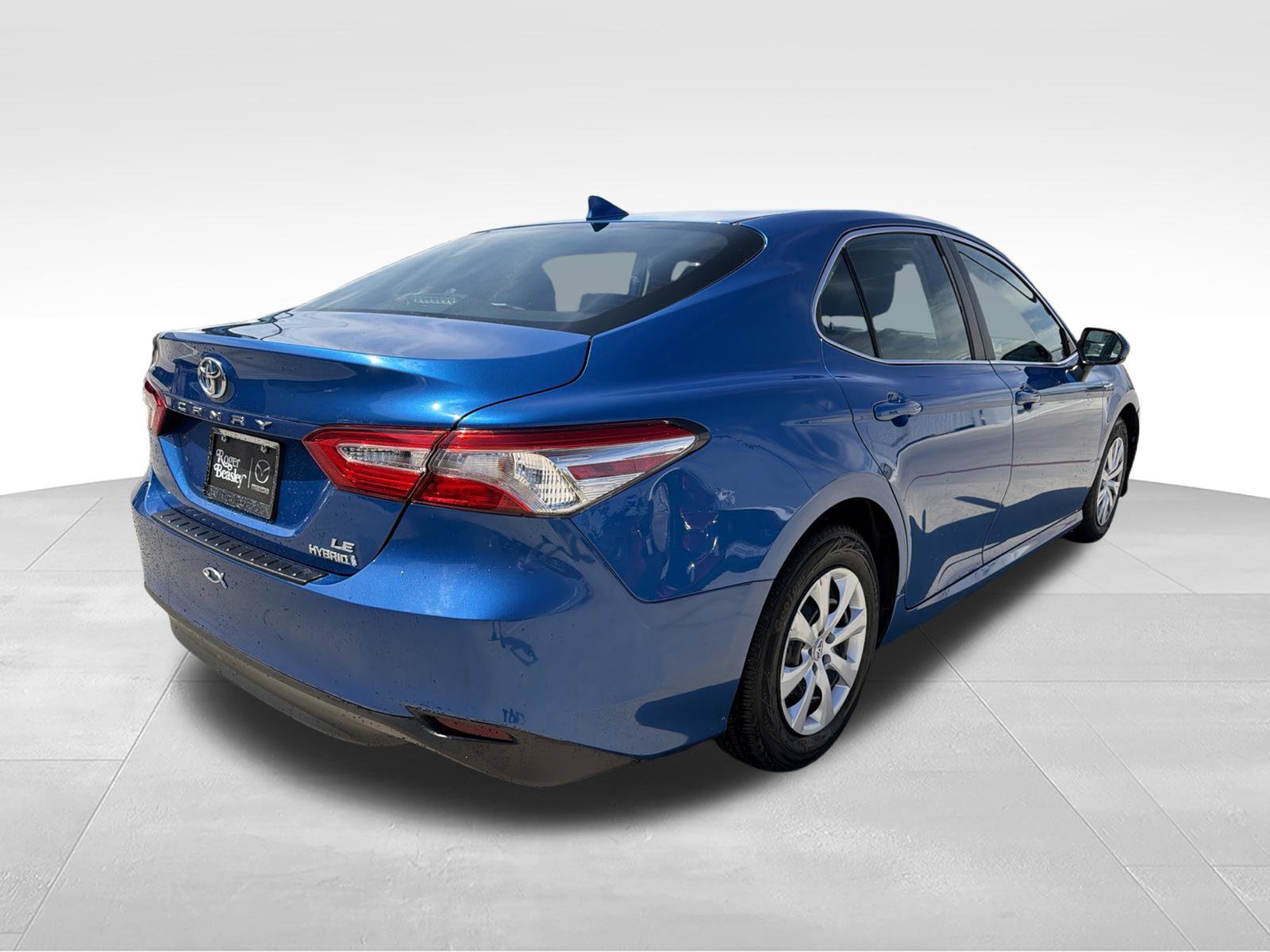 Used 2020 Toyota Camry LE FWD image 5