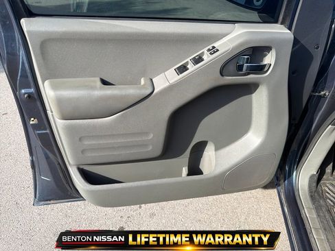 Used 2017 Nissan Frontier Desert Runner RWD image 11