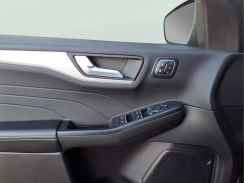 Used 2024 Ford Escape Platinum image 10