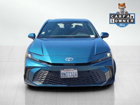 Used 2025 Toyota Camry SE FWD image 2