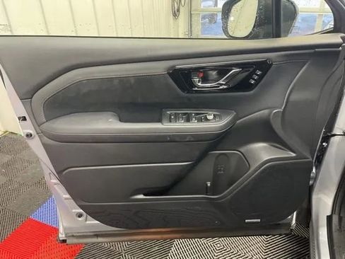 Used 2025 Subaru Forester Touring w/ Protection Package (1PH) image 10