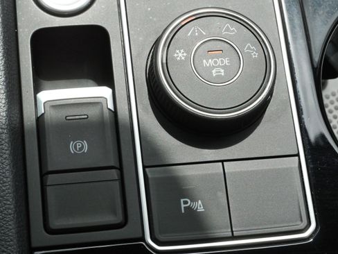 Used 2023 Volkswagen Atlas SEL AWD/4WD image 28