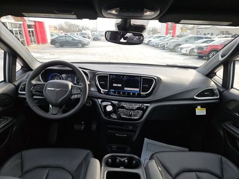 New 2026 Chrysler Pacifica Select image 19