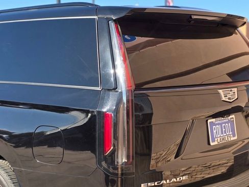 Used 2023 Cadillac Escalade ESV Sport Platinum AWD/4WD image 6