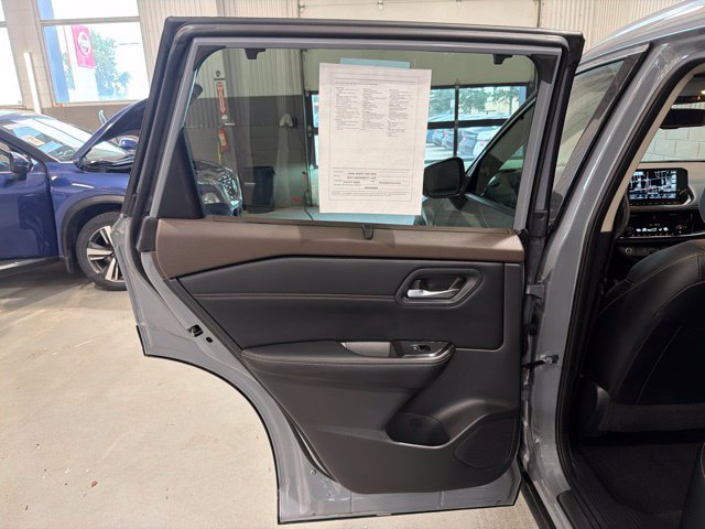 Certified 2023 Nissan Rogue SL w/ SL Premium Package AWD/4WD image 11