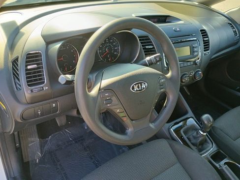 Used 2017 Kia Forte LX image 11
