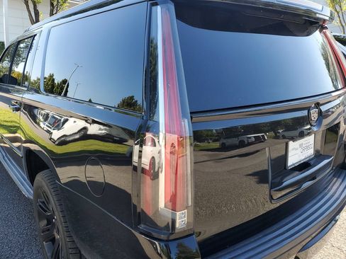 Used 2015 Cadillac Escalade ESV Luxury RWD image 15
