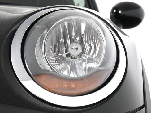 Used 2016 MINI Cooper 4-Door Hardtop image 10