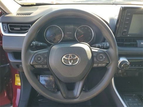 Used 2021 Toyota RAV4 XLE image 19