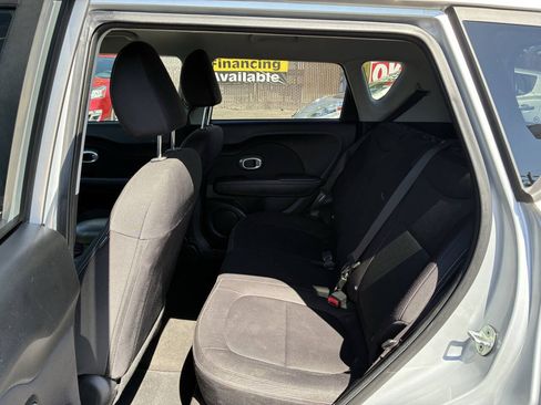 Used 2015 Kia Soul FWD image 4