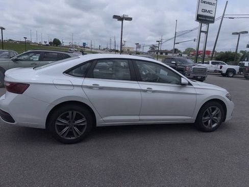 Used 2022 Volkswagen Jetta SE FWD image 10