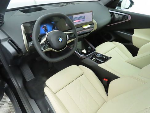 Certified 2025 BMW X3 xDrive30i w/ Premium Package image 9