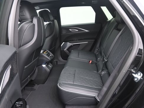 New 2026 Cadillac Lyriq V image 9