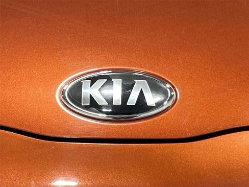 Used 2021 Kia Soul LX FWD image 27