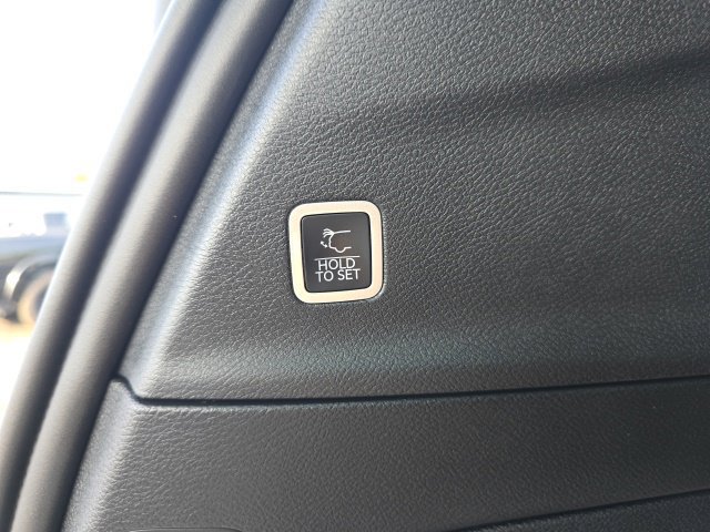New 2027 Chrysler Pacifica Select AWD/4WD image 28