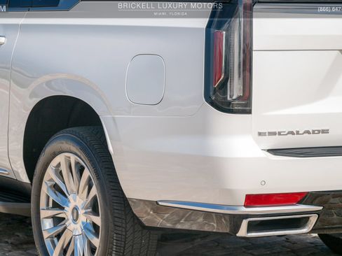 Used 2024 Cadillac Escalade ESV Luxury AWD/4WD image 55