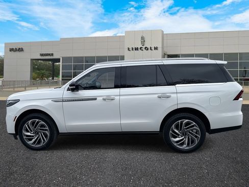 New 2025 Lincoln Navigator Reserve image 6