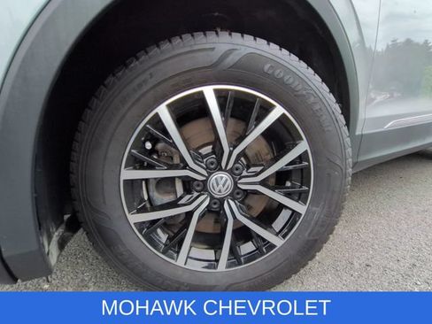 Used 2021 Volkswagen Tiguan SE FWD image 34