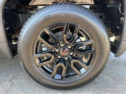 New 2026 GMC Sierra 1500 Elevation image 4