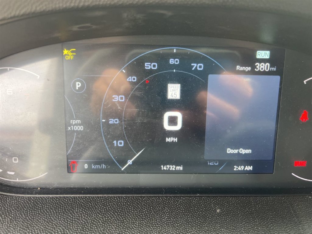 Used 2025 RAM ProMaster 2500 w/ U-Haul Equipment Group FWD image 8