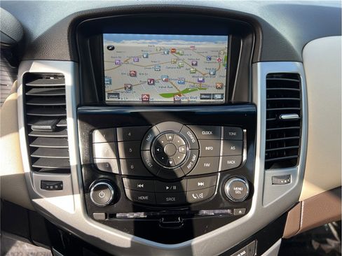 Used 2014 Chevrolet Cruze Diesel w/ Enhanced Safety Package image 14