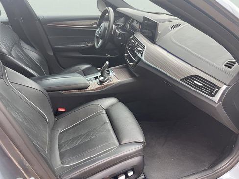 Used 2018 BMW M550i xDrive image 14