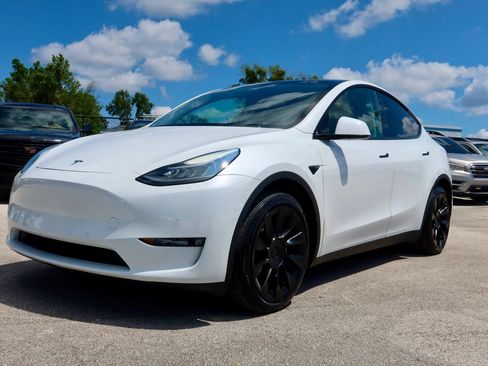 Used 2021 Tesla Model Y Long Range AWD/4WD image 5
