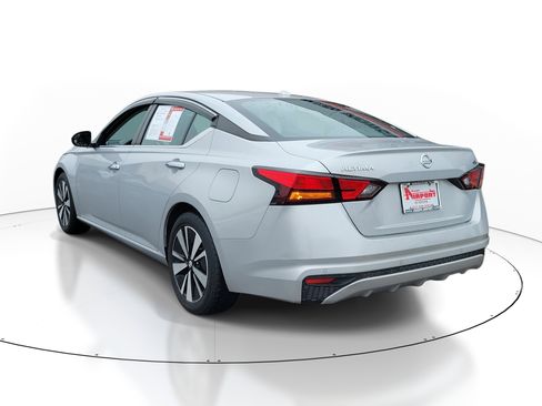 Used 2021 Nissan Altima 2.5 SV image 3