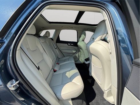 Used 2024 Volvo XC60 B5 Ultimate AWD/4WD image 46