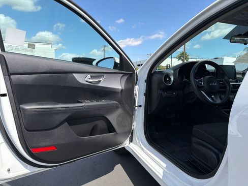 Used 2023 Kia Forte LXS FWD image 10