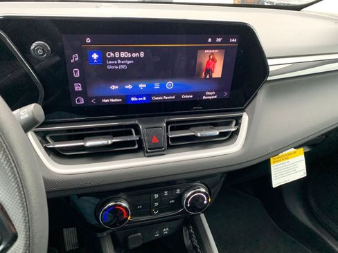 Used 2025 Chevrolet TrailBlazer LT image 18