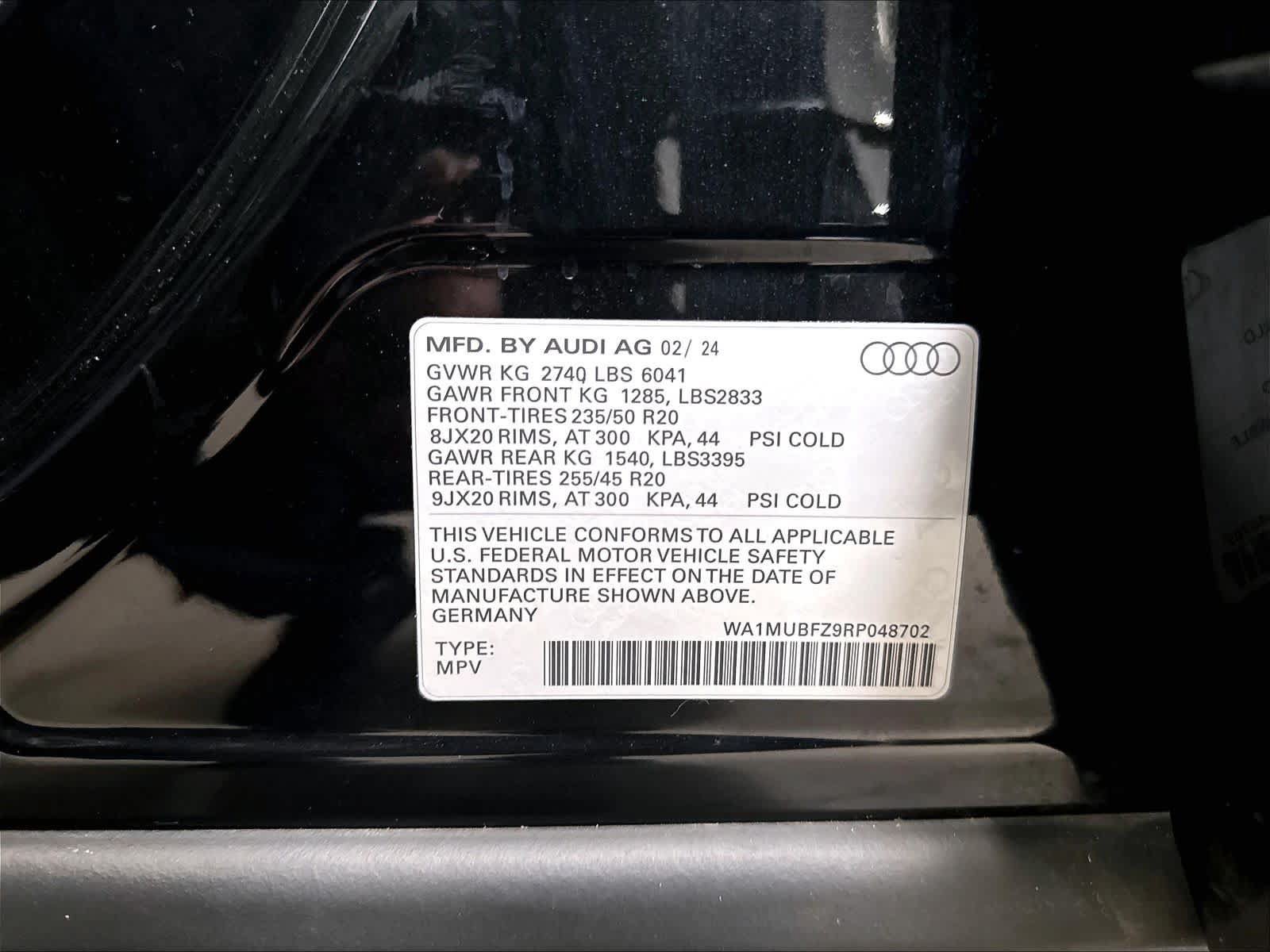 Used 2024 Audi Q4 e-tron Prestige w/ Black Optic Package AWD/4WD image 36
