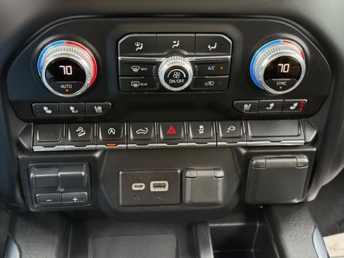 Used 2020 GMC Sierra 1500 AT4 w/ AT4 Preferred Package AWD/4WD image 21