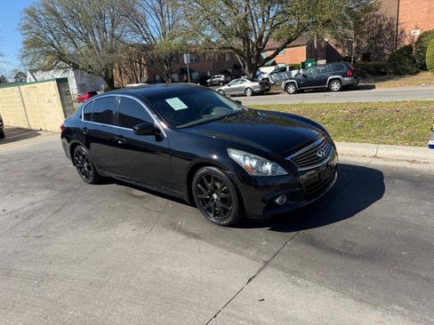Used 2011 INFINITI G37 4dr x AWD w/ Premium Pkg image 2