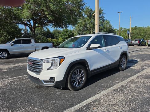 Used 2024 GMC Terrain SLT FWD image 7