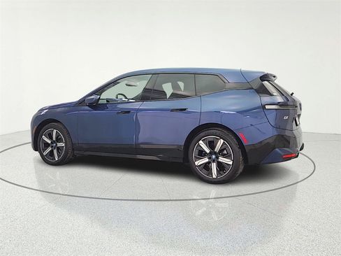 Used 2024 BMW iX xDrive50 w/ Premium Package image 5