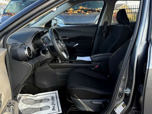 Used 2024 Nissan Kicks SV image 13