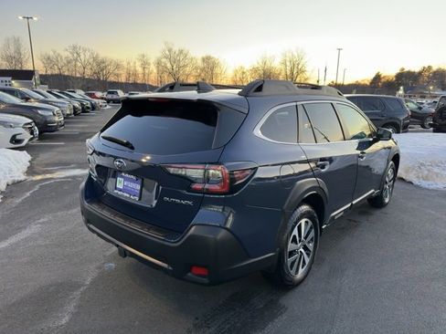 Used 2023 Subaru Outback Premium image 6