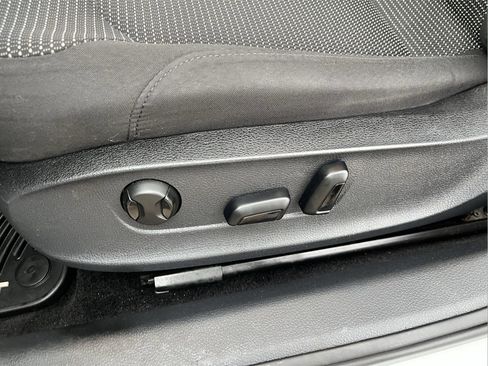 Used 2018 Volkswagen Passat 2.0T S image 11