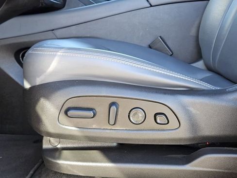 Used 2024 Buick Enclave Premium image 23